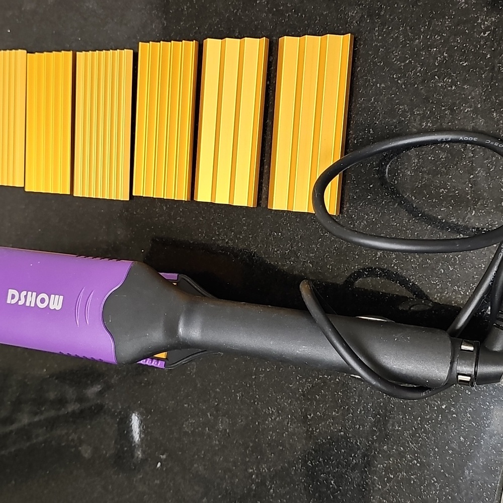 Hair Crimper/straightener with Interchangeable Plates - Picture 5 of 5